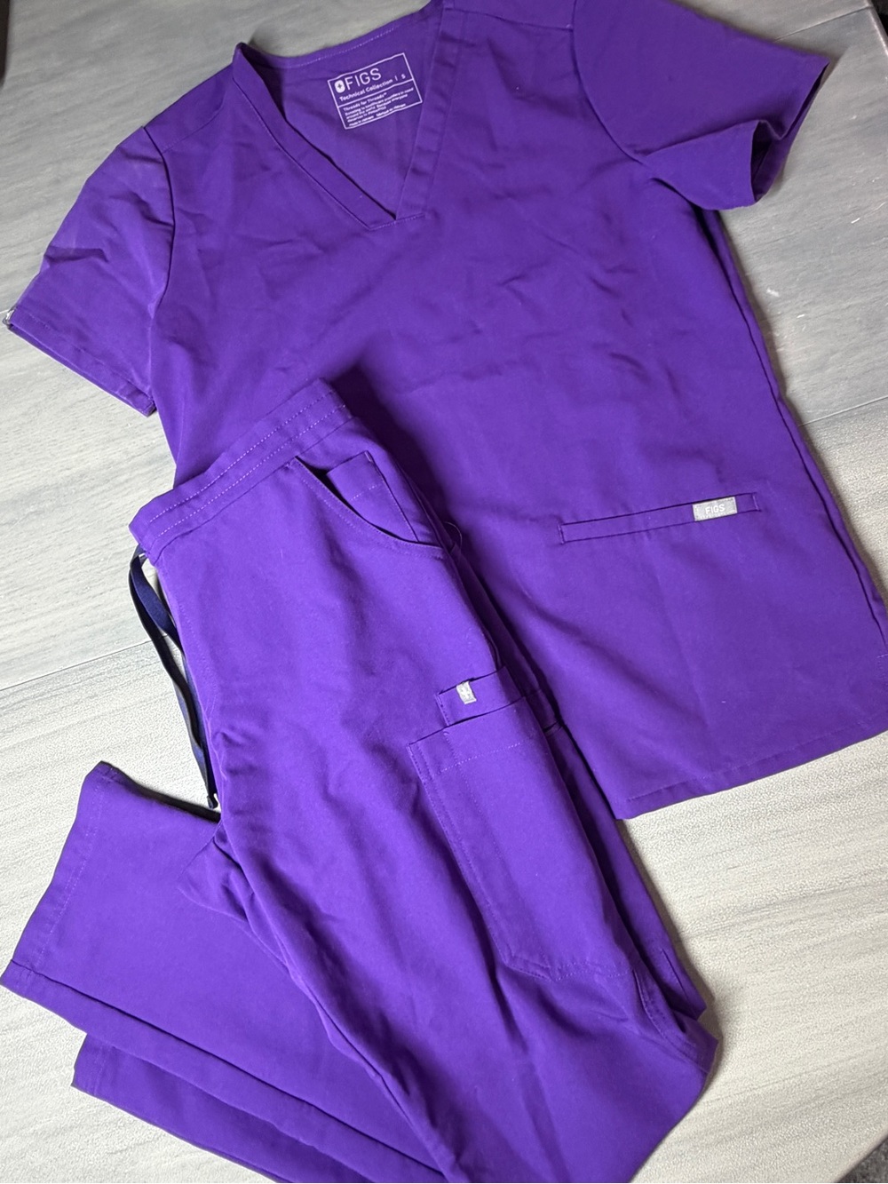 FIGS Technical Collection Scrub Set Small Purple V Neck Top Cargo Pants S